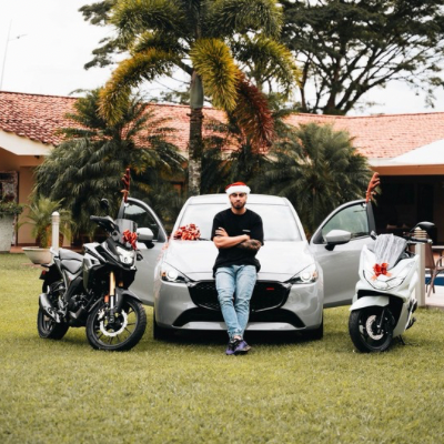 Combo Navideño MAZDA CX30 + N-MAX